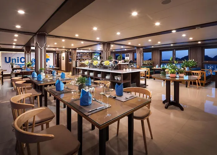 Unicharm Cruise  Hạ Long