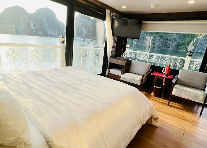 Unicharm Cruise 4* Hạ Long