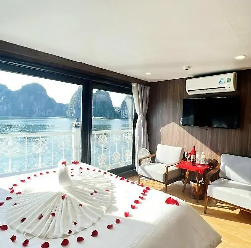 Unicharm Cruise - Hidden Route 2 Bays & Viet Village  Ha Long