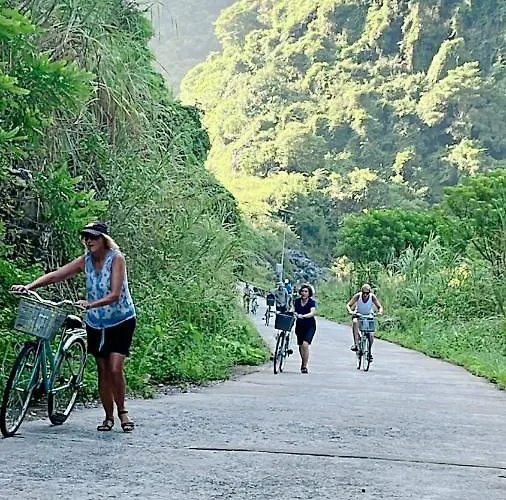 Unicharm Cruise  Hạ Long