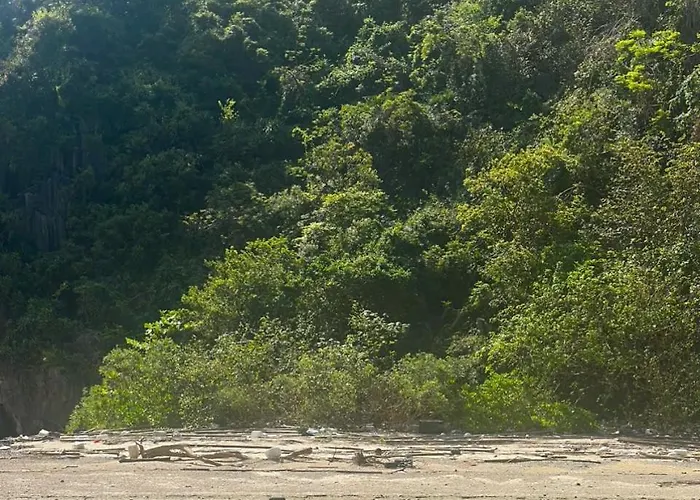  Unicharm Cruise - Hidden Route 2 Bays & Viet Village Ha Long
