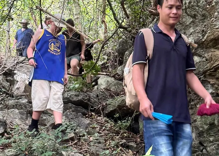 Unicharm Cruise - Hidden Route 2 Bays & Viet Village  Ha Long