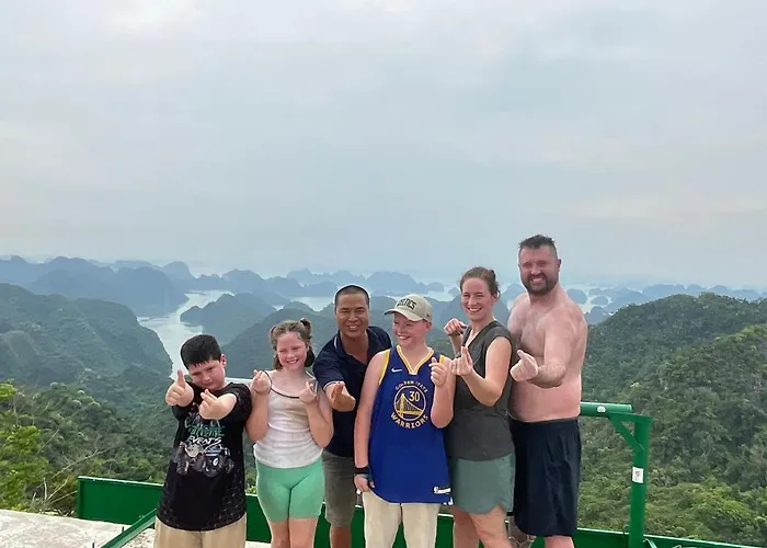 Unicharm Cruise - Hidden Route 2 Bays & Viet Village 4* Ha Long