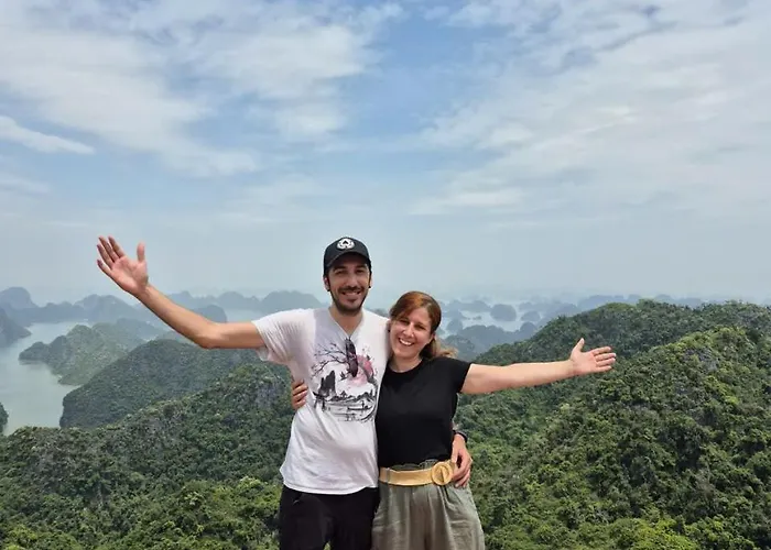 Unicharm Cruise - Hidden Route 2 Bays & Viet Village 4* Ha Long