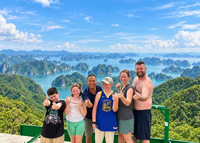 Unicharm Cruise - Hidden Route 2 Bays & Viet Village  4*