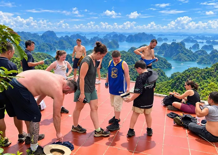  Unicharm Cruise - Hidden Route 2 Bays & Viet Village 4*