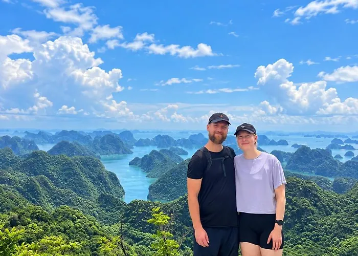 Unicharm Cruise - Hidden Route 2 Bays & Viet Village  4*