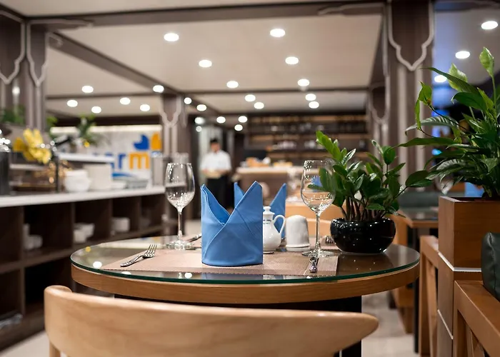 Unicharm Cruise  Hạ Long