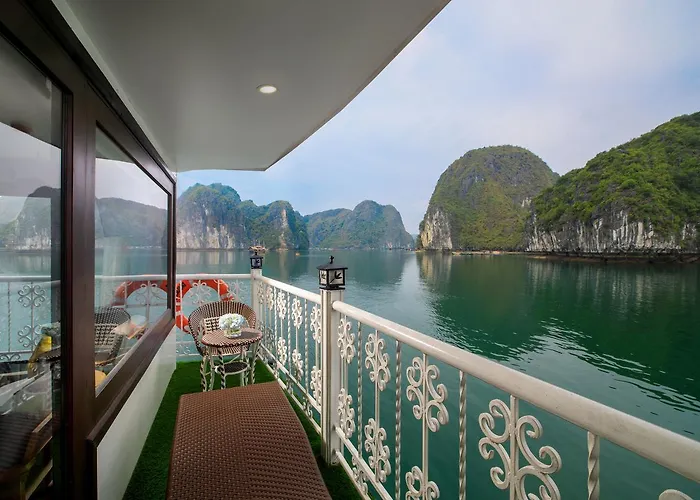  Unicharm Cruise - Hidden Route 2 Bays & Viet Village 4*