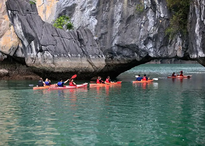 Unicharm Cruise - Hidden Route 2 Bays & Viet Village 4*